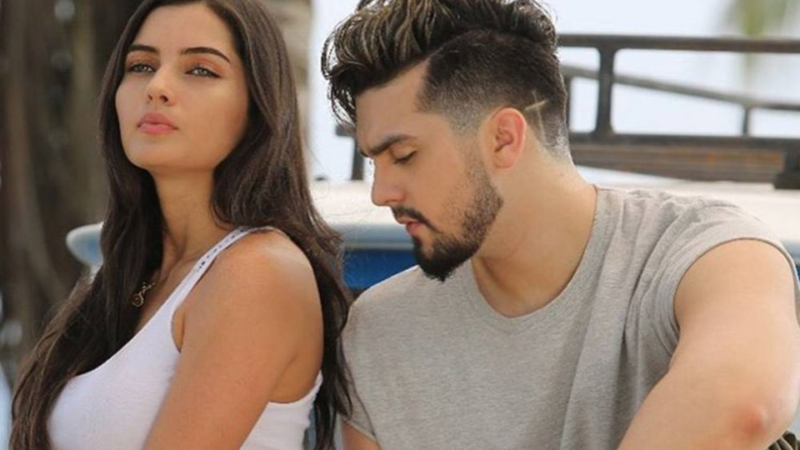 Música - Luan Santana está vivendo um romance no clipe paradisíaco de "Acertou a Mão"