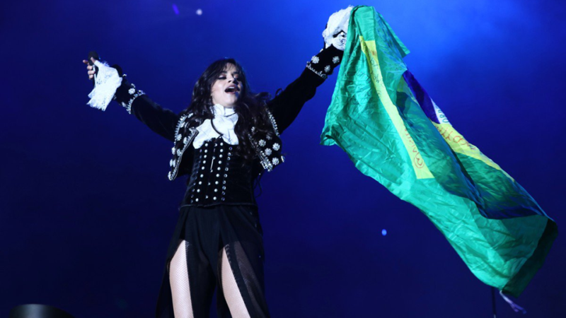 Música - Em sua primeira passagem solo pelo Brasil, Camila Cabello se mostra um iminente furacão latino