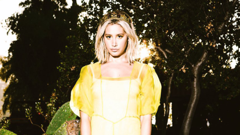 Música - Ashley Tisdale quebra hiato de dez anos e lança "Symptoms", seu terceiro álbum de estúdio