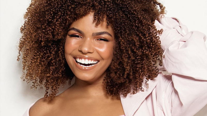 Música - Jeniffer Nascimento anuncia show em São Paulo no Teatro J. Safra