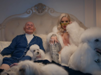 Música - Iggy Azalea dá o golpe do baú no sugar daddy no clipe de "Started"; assista