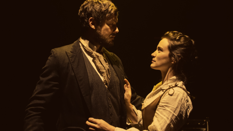 Teatro - Bianca Bin e Sergio Guizé protagonizam temporada on-line e gratuita do faroeste "O Homem que Matou Liberty Valance"