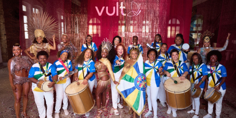 Destaque, Propaganda - "O Carnaval é delas e de Todas as Cores": Vult patrocina primeira escola de samba feminina do mundo