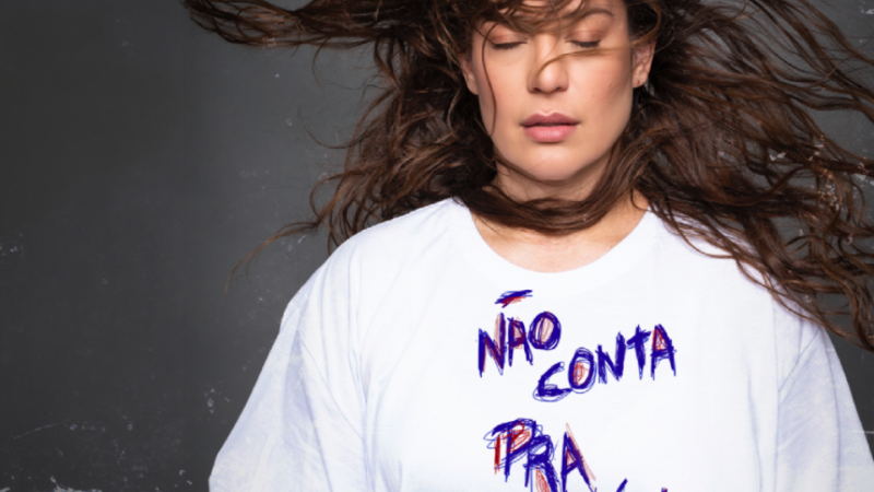 Teatro - Helga Nemeczyk reestreia nova temporada do solo "Não Conta Pra Ninguém"