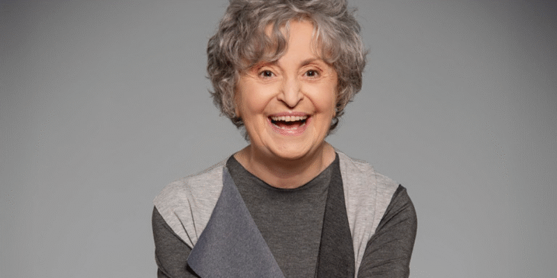 Destaque, Teatro - Ana Lúcia Torre celebra 60 anos de carreira com espetáculo "Olhos nos Olhos"