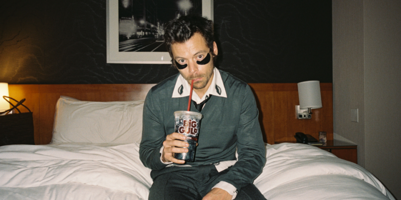 Destaque, Música - Harry Styles lança "Kiss All The Time. Disco, Occasionally", seu quarto álbum de estúdio