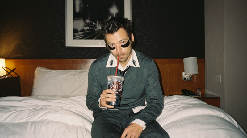 Música - Harry Styles lança "Kiss All The Time. Disco, Occasionally", seu quarto álbum de estúdio