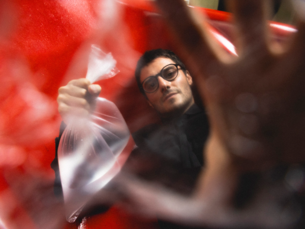 Destaque, Literatura - Hugo Bonèmer retorna aos palcos com "O Talentoso Ripley"