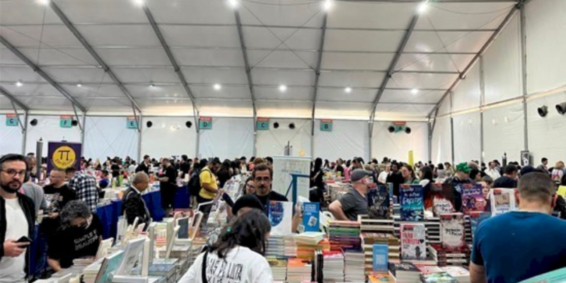 Destaque, Literatura - Memorial da América Latina recebe Feira do livro da UNESP com livros pela metade do preço