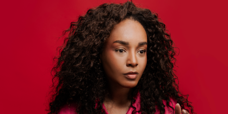 Destaque, Teatro - Larissa Nunes estrela “Uma Voz Humana”, releitura de Cocteau pela Sociedade Arminda