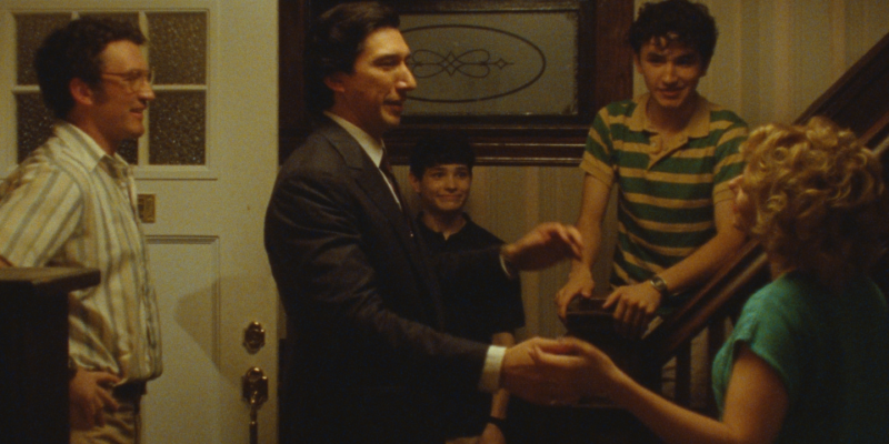 Cinema e TV, Destaque - Diamond Films divulga primeiro trailer de "Tigre de Papel", com Adam Driver e Scarlett Johansson