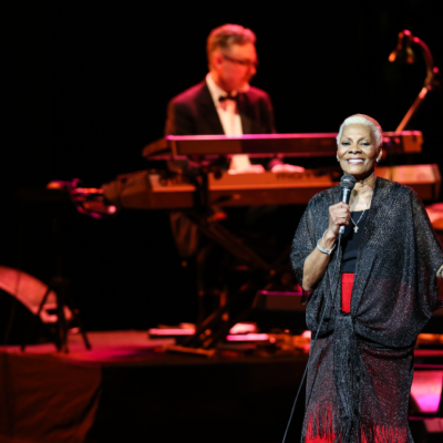 Música - Dionne Warwick traz turnê de despedida ao Brasil com shows em três capitais