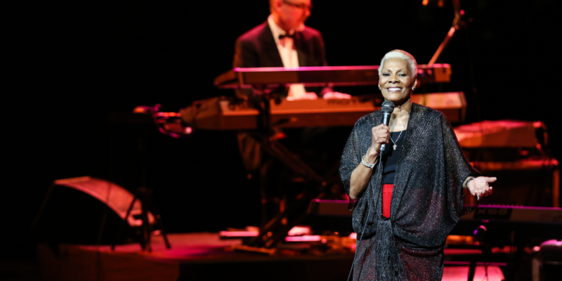 Música - Dionne Warwick traz turnê de despedida ao Brasil com shows em três capitais